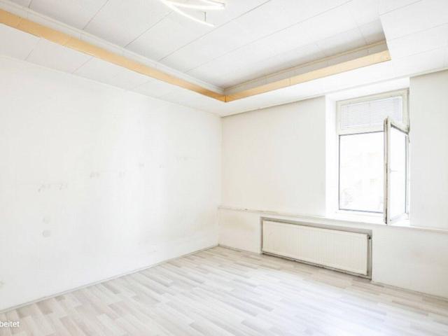 1 Zimmer Wohnung mit Sanierungsbedarf und Potenzial zur 2 Zimmer Lösung bei der U3