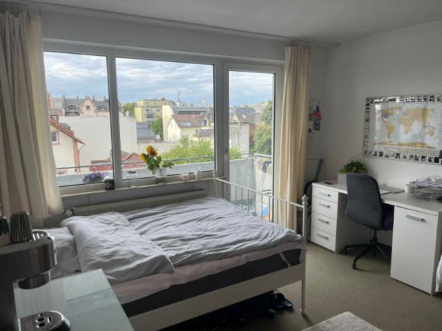 1 Zimmer Wohnung mit Südbalkon in Frankfurt Niederrad zu vermieten
