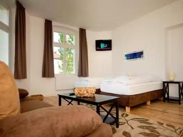 1 Zimmer Wohnung in Metzer Straße, Prenzlauer Berg