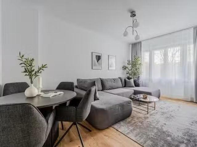 1 Zimmer Wohnung in Nansenstraße, Bezirk Neukölln