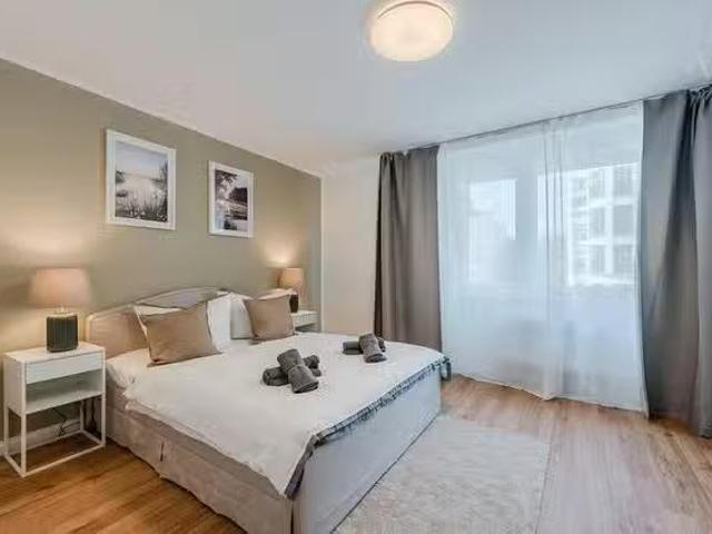 1 Zimmer Wohnung in Nassauische Straße, Bezirk Charlottenburg.