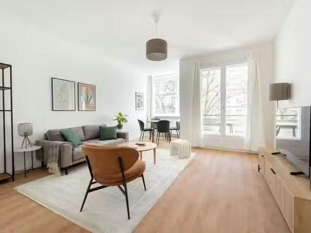 1 Zimmer Wohnung in Nestorstraße, Bezirk Charlottenburg Wilmer.
