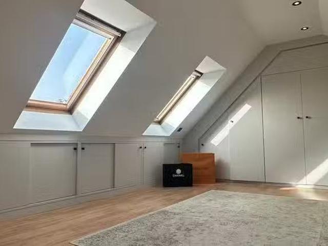 1 Zimmer Wohnung in Oberkasseler Straße, Stadtbezirk 4