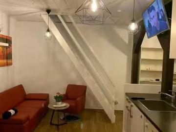 1 Zimmer Wohnung in Offenbacher Landstraße, Oberrad