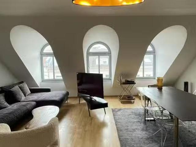 1 Zimmer Wohnung in Almstadtstraße, Mitte