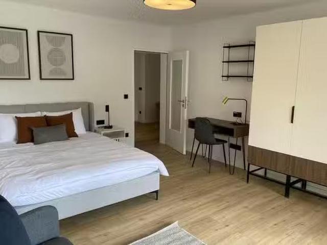 1 Zimmer Wohnung in Angerburger Allee, Westend