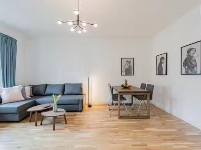 1 Zimmer Wohnung in Babelsberger Straße, Bezirk Charlottenburg.