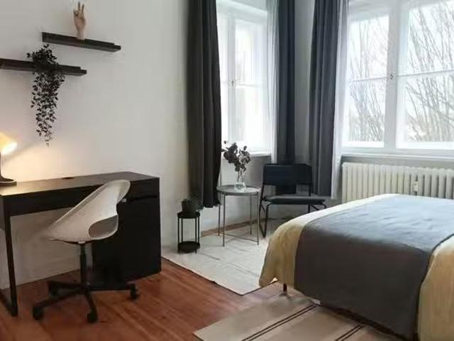 1 Zimmer Wohnung in Berliner Straße, Zehlendorf