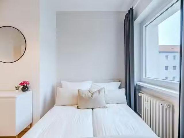 1 Zimmer Wohnung in Brunsbütteler Damm, Spandau