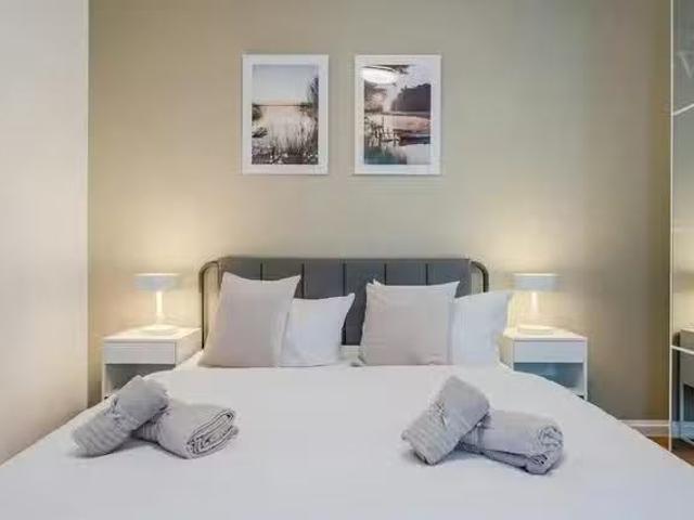 1 Zimmer Wohnung in Caspar Theyß Straße, Bezirk Charlottenburg.