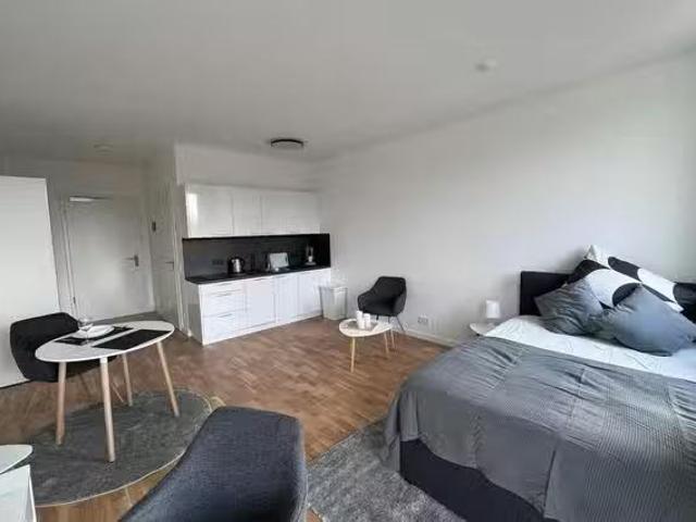 1 Zimmer Wohnung in Crailsheimer Straße, Steglitz