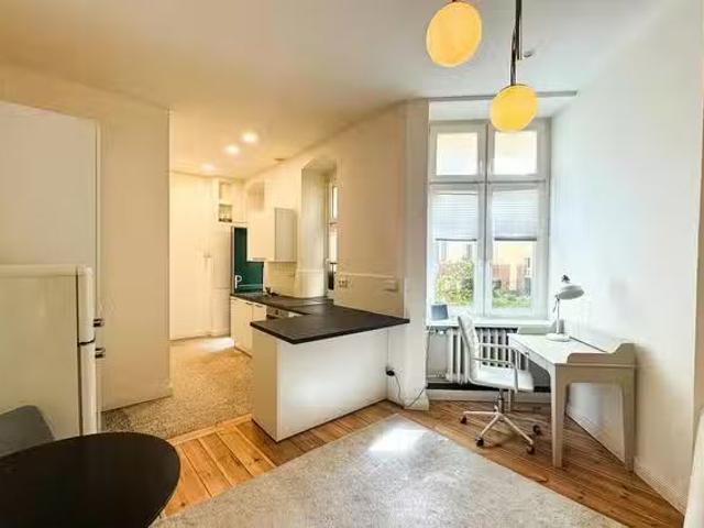 1 Zimmer Wohnung in Detmolder Straße, Bezirk Charlottenburg Wi.