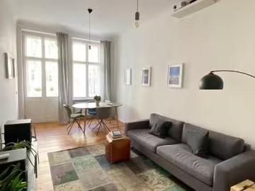 1 Zimmer Wohnung in Dirschauer Straße, Friedrichshain