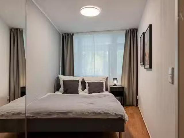 1 Zimmer Wohnung in Drakestraße, Bezirk Steglitz Zehlendorf