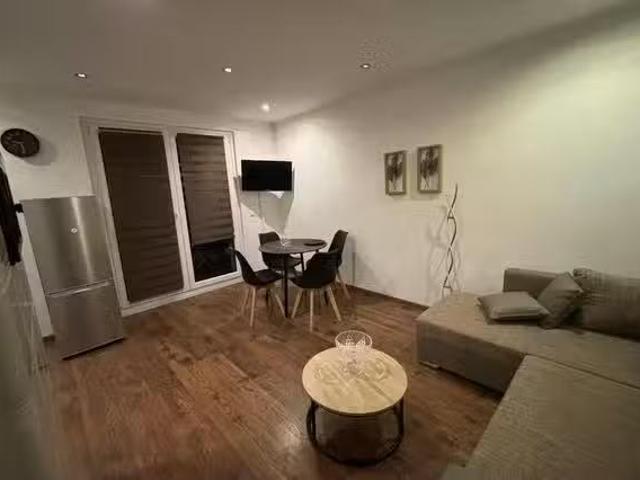 1 Zimmer Wohnung in Erich Klausener Straße, Stadtbezirk 5