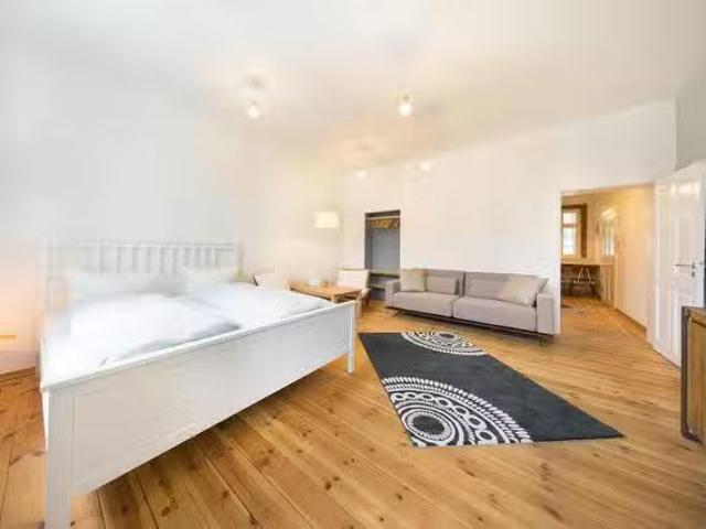 1 Zimmer Wohnung in Friedrich Ebert Straße, Innenstadt
