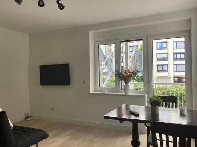 1 Zimmer Wohnung in Friedrich Ebert Straße, Stadtkern