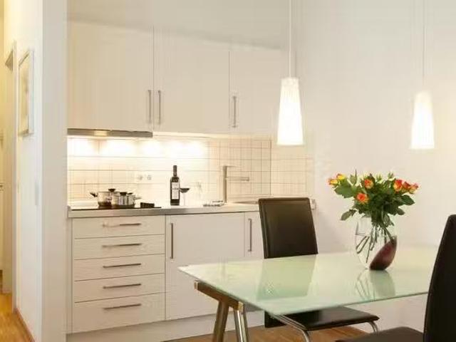 1 Zimmer Wohnung in Friesenwall, Innenstadt