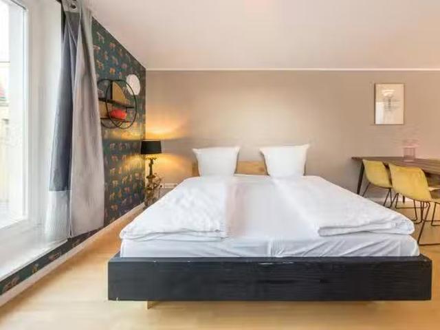 1 Zimmer Wohnung in Geschwister Scholl Straße, Brandenburger V.