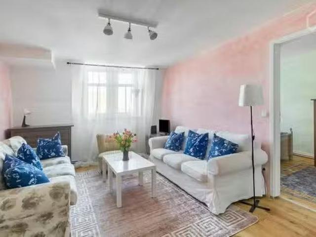1 Zimmer Wohnung in Görlitzer Straße, Neustadt