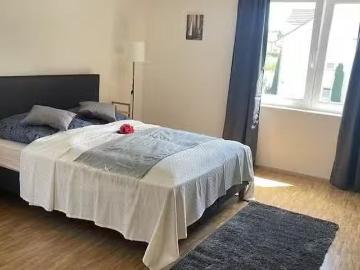 1 Zimmer Wohnung in Henri Arnaud Straße, Perouse