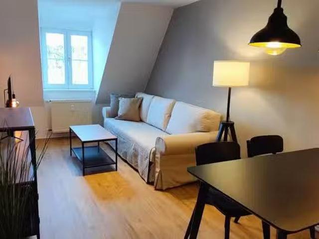 1 Zimmer Wohnung in Hohenstaufenplatz, Friedrichshafen