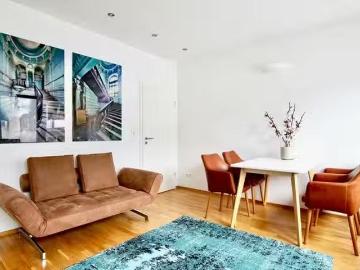 1 Zimmer Wohnung in Hohenzollernring, Innenstadt