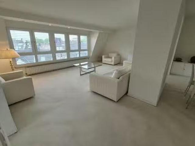 1 Zimmer Wohnung in Luegallee, Oberkassel
