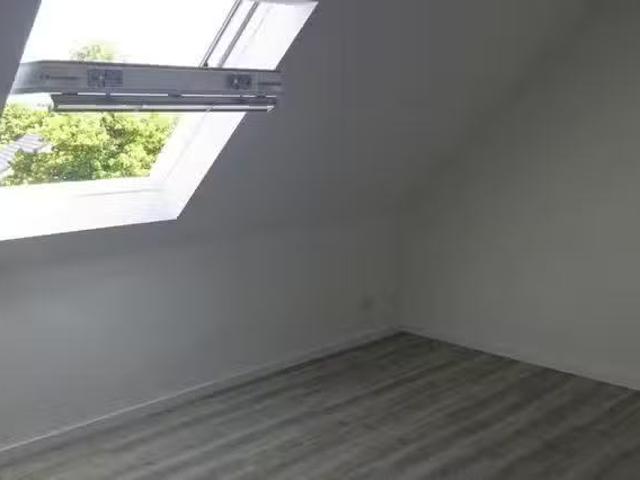 1 Zimmer Wohnung in Larochestraße, Bürgel
