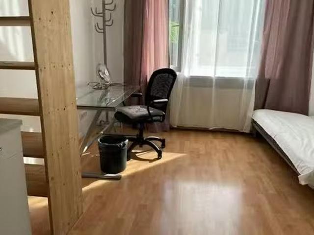 1 Zimmer Wohnung in Lerchenauer Straße, Schwabing