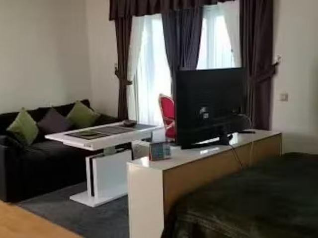 1 Zimmer Wohnung in Lindenschulstraße, Untertürkheim