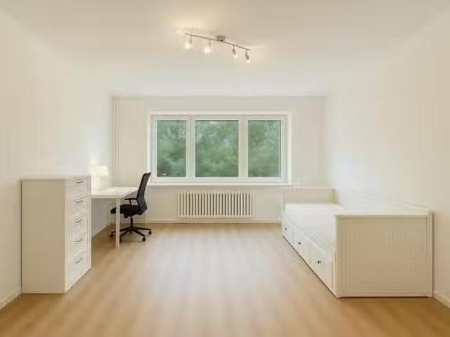 1 Zimmer Wohnung in Loewenhardtdamm, Bezirk Tempelhof Schöneberg