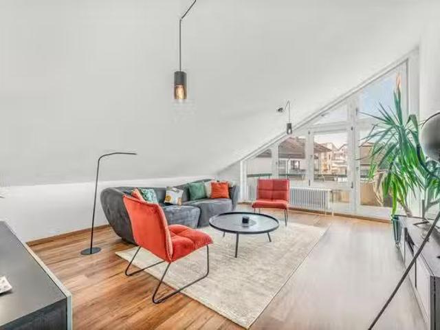 1 Zimmer Wohnung in Schwalbenstraße, Plattenhardt