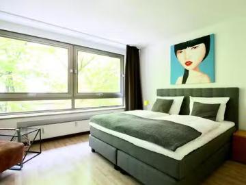 1 Zimmer Wohnung in Severinskirchplatz, Innenstadt