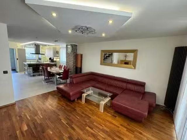 1 Zimmer Wohnung in Tillypark, West