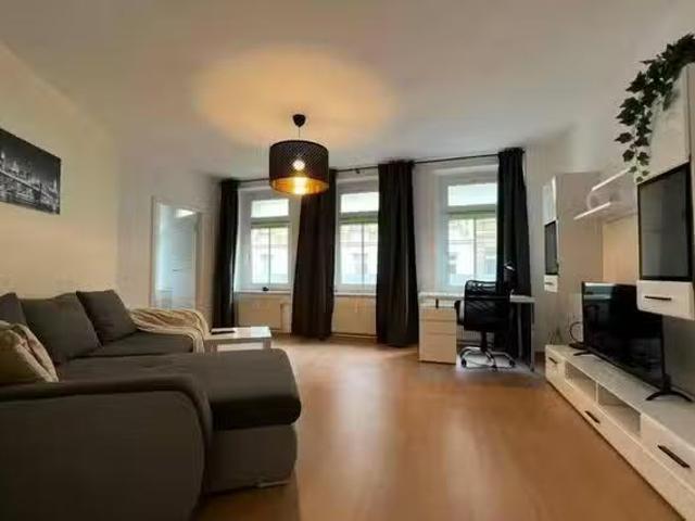 1 Zimmer Wohnung in Uhlandstraße, Alt West