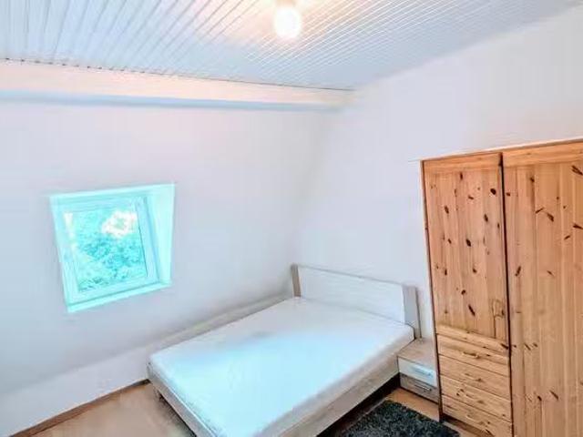 1 Zimmer Wohnung in Vennhauser Allee, Stadtbezirk 8