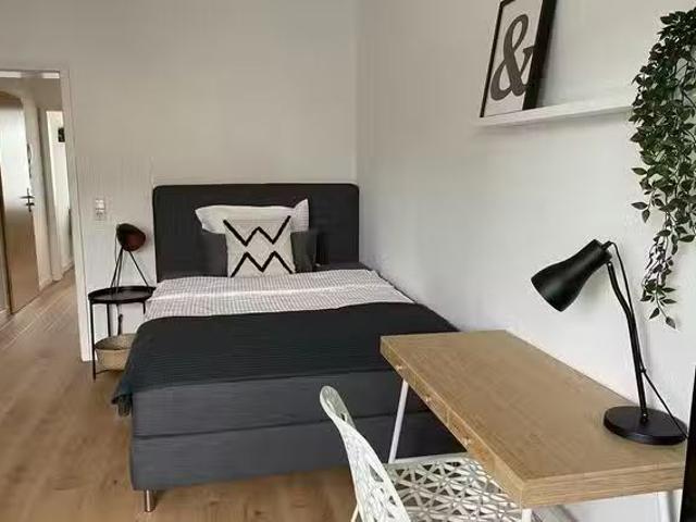 1 Zimmer Wohnung in Waldecker Straße, Buchforst