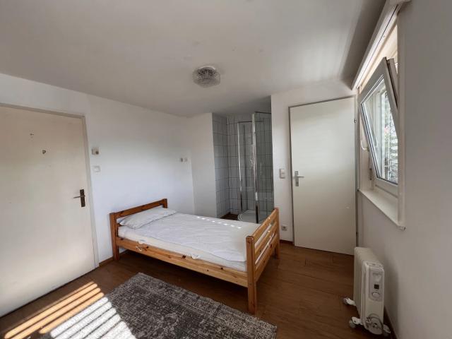 1 Zimmer Wohnung komplett möbliert zu vermieten