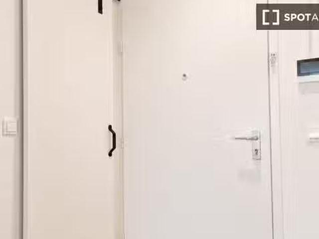 1 Zimmer Wohnung zur Miete im Rheingauviertel, Berlin