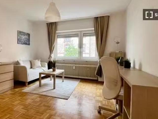 1 Zimmer Wohnung zur Miete in Frankfurt am Main
