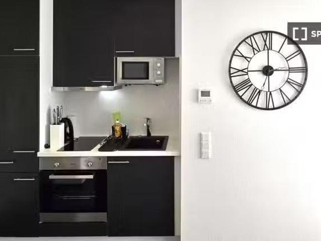 1 Zimmer Wohnung zur Miete in Frankfurt am Main
