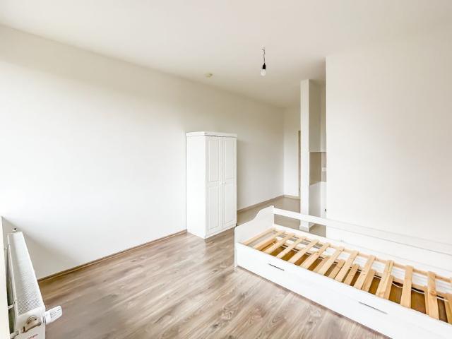 1 Zimmer – zentrale Lage – Aufzug – renoviert – möbliert