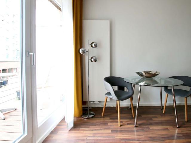 1 Zimmer Apartment direkt am Bahnhof Deutz/Messe Sie 3601
