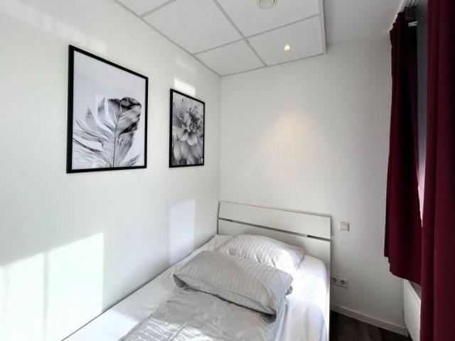 1 Zimmer Apartment, voll möbliert & ausgestattet, zentral in Niederrad