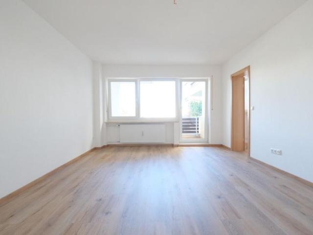 1 Zimmer. Aufzug. Frei ab sofort