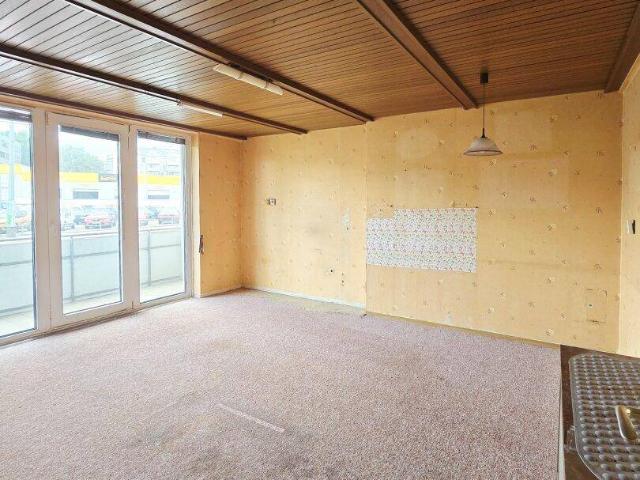 1 Zimmer auf 51m² I große Loggia I gute Lage I EG I Renovierungsbedarf