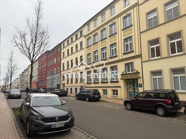 1 Zimmer Dachgeschosswohnung mit Balkon und neuer Einbauküche