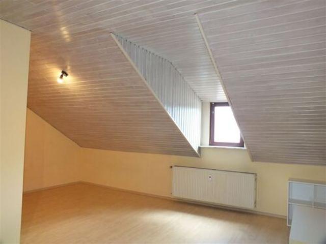 1 Zimmer Dachgeschosswohnung mit ca. 37m² Wohnfläche mit Küche und Bad