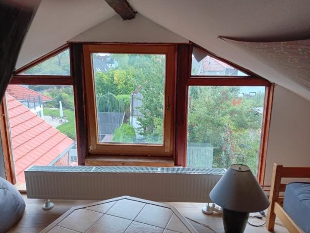1 Zimmer Dachwohnung, möbliert, inkl. Nebenkosten